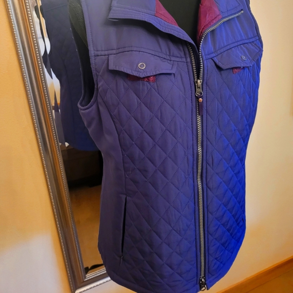Royal Robbins brand deep purple, women's XL, vest!